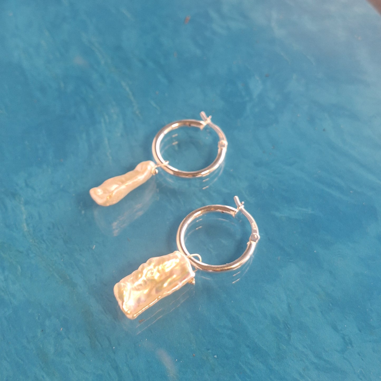 Keshi pearl loop