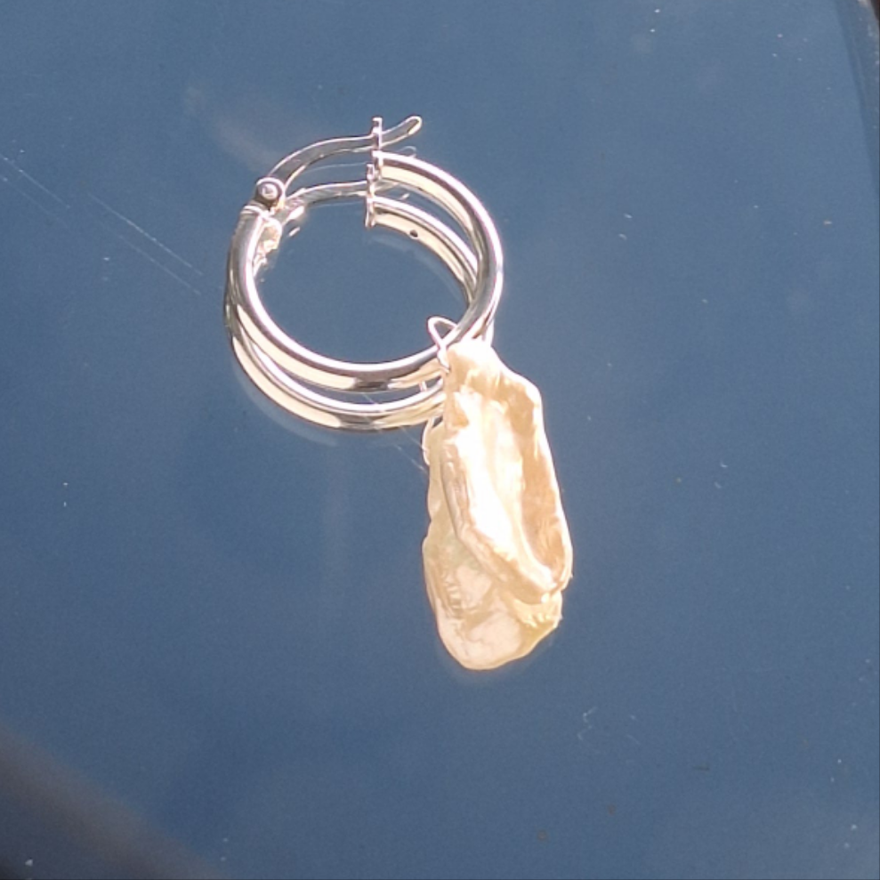 Keshi pearl loop
