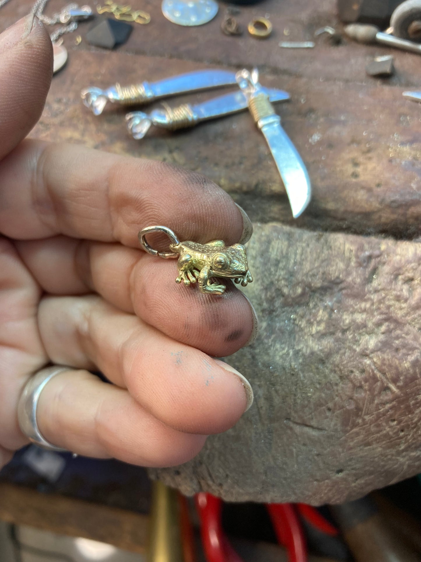 Coqui Dorado 18kt gold