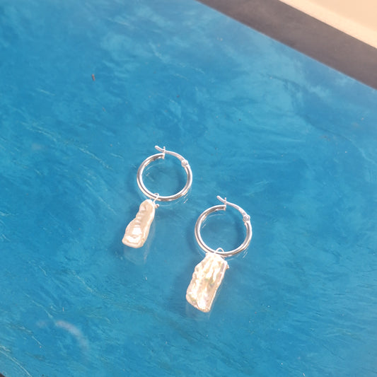 Keshi pearl loop